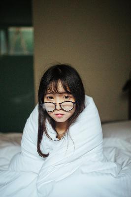 他的巨物撑开她的花缝的导演是谁